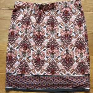 Sophie Max adorable skirt. Fun colors. Medium